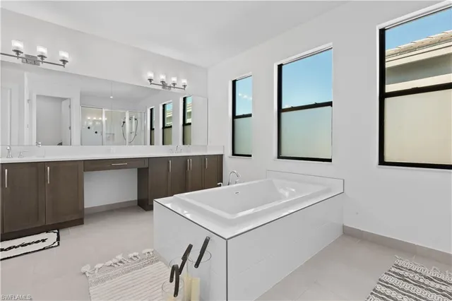 $869,000 | 20860 Thistle Leaf Lane, Estero, FL 33928