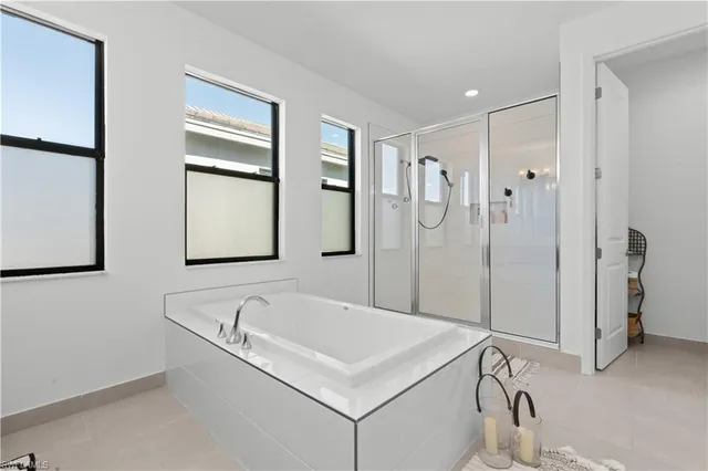 $869,000 | 20860 Thistle Leaf Lane, Estero, FL 33928