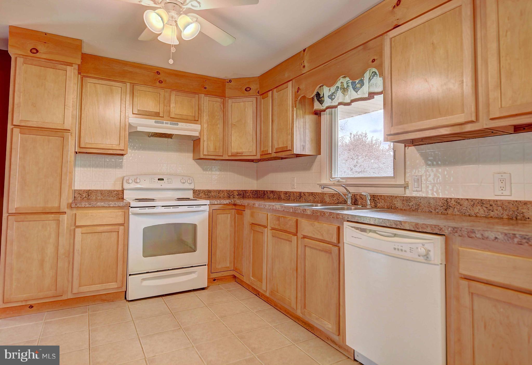 1614 Scott Road Pylesville, MD 21132 - Photo 7 of 30 Kitchen