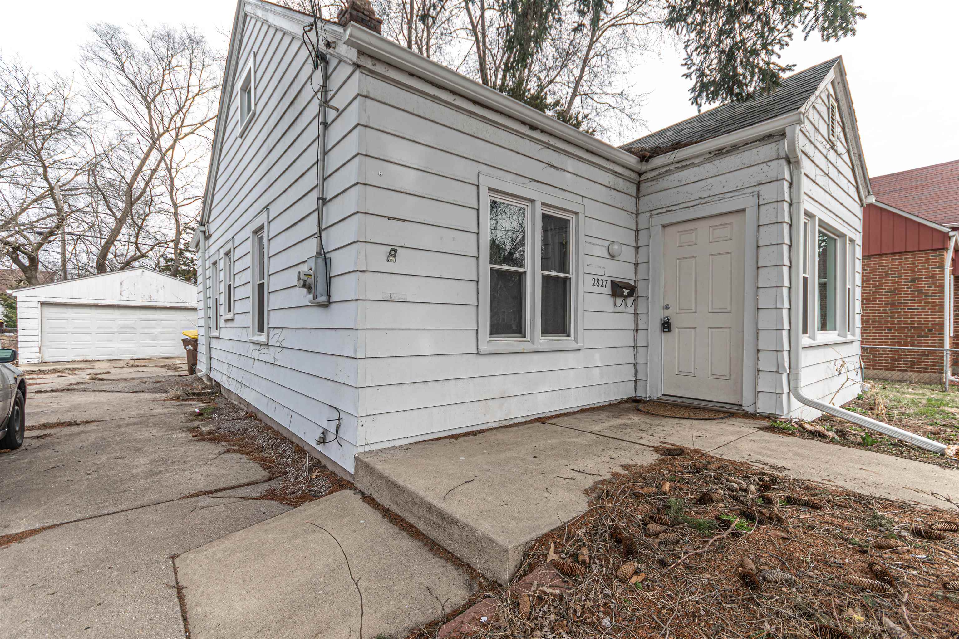 2827 Knight Avenue Rockford, IL 61101 - Photo 14 of 16 a view of a house with a yard