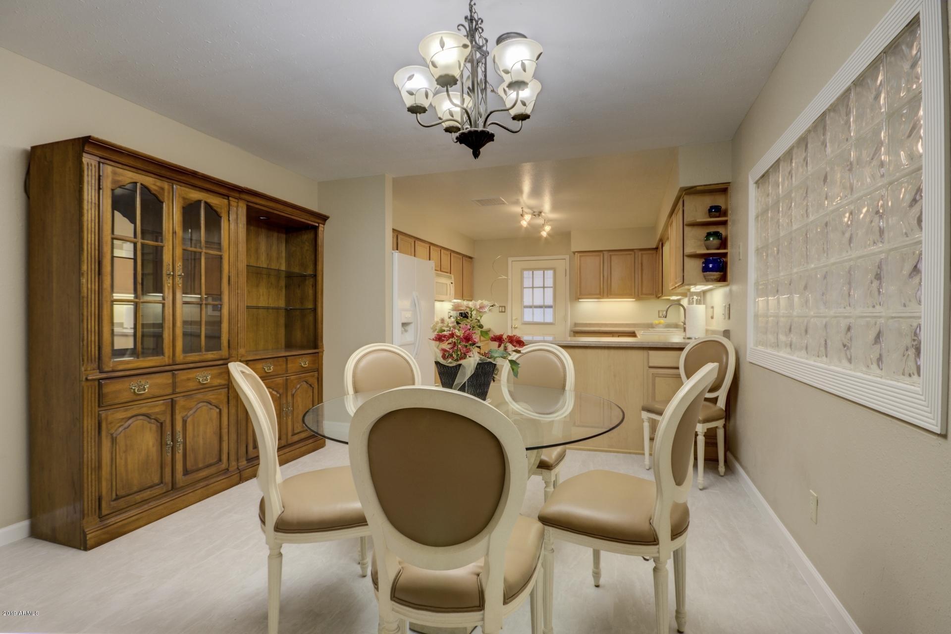 810 South Ridgeway Street Payson, AZ 85541 - Photo 10 of 40 Dining to Kitchen