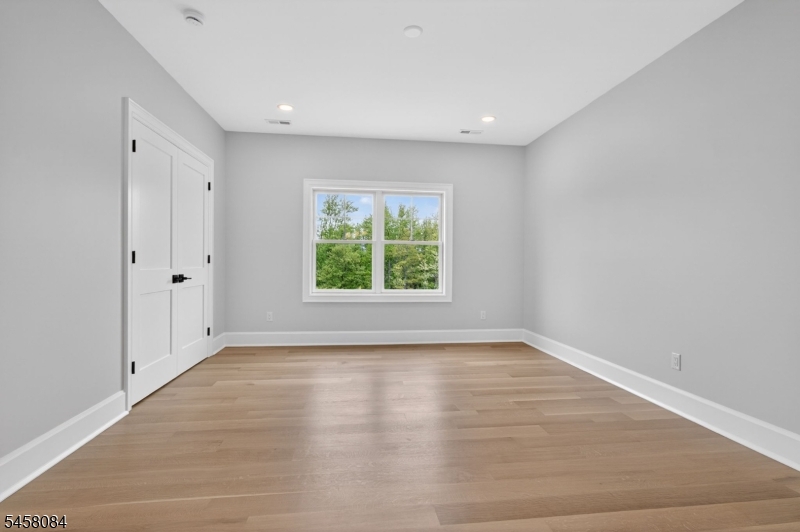 2 Ravinn Lane Warren, NJ 07059 - Photo 43 of 44 Gallery Image 43