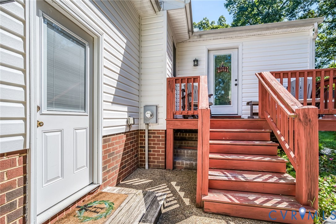 2081 Mill Road Henrico, VA 23231 - Photo 26 of 30 a view of balcony with wooden floor and fence