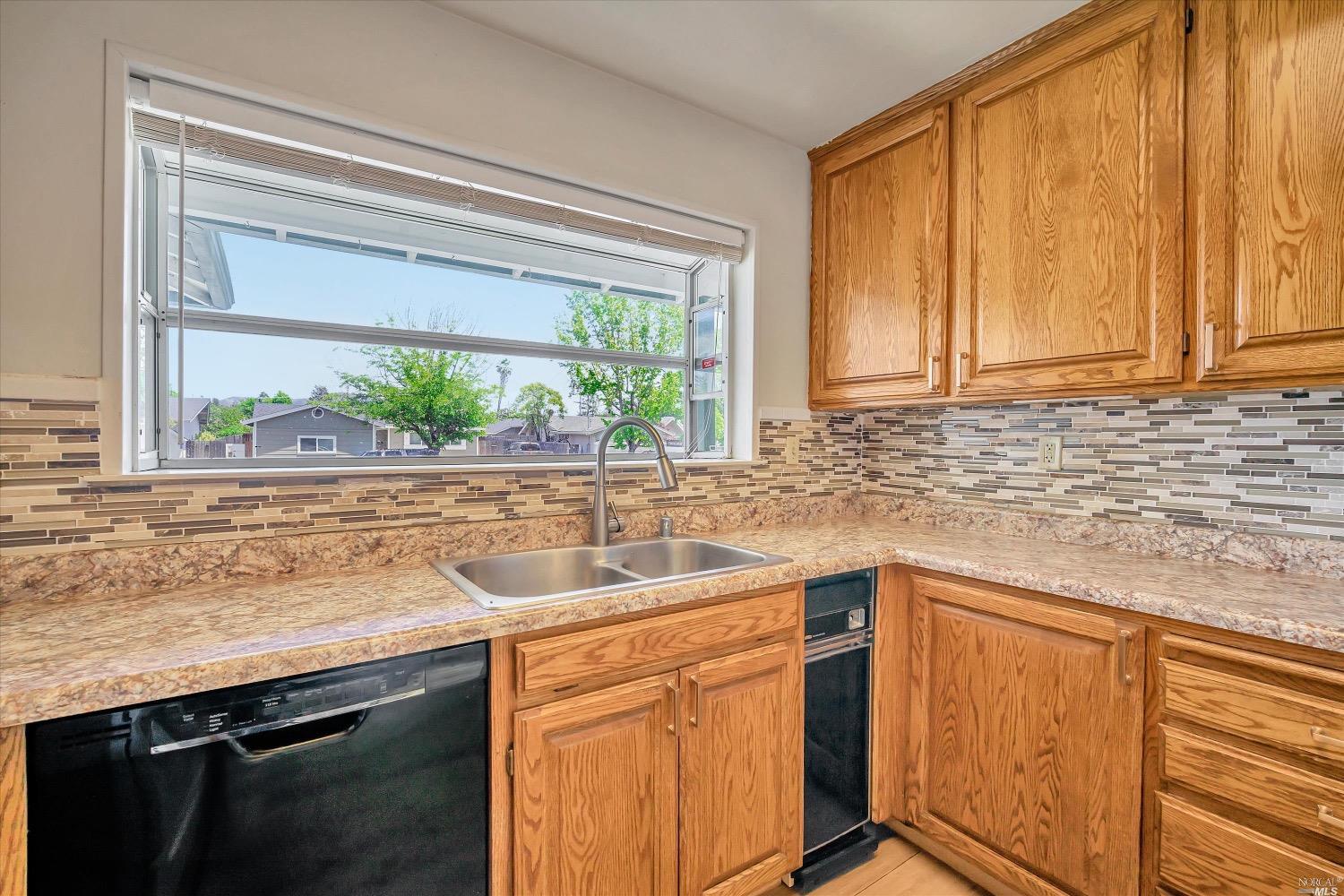 2119 Mission Boulevard Santa Rosa, CA 95409 - Photo 11 of 37