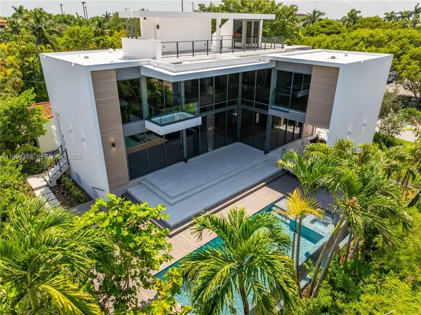 $8,170,000 | 571 Glenridge Road, Key Biscayne, FL 33149
