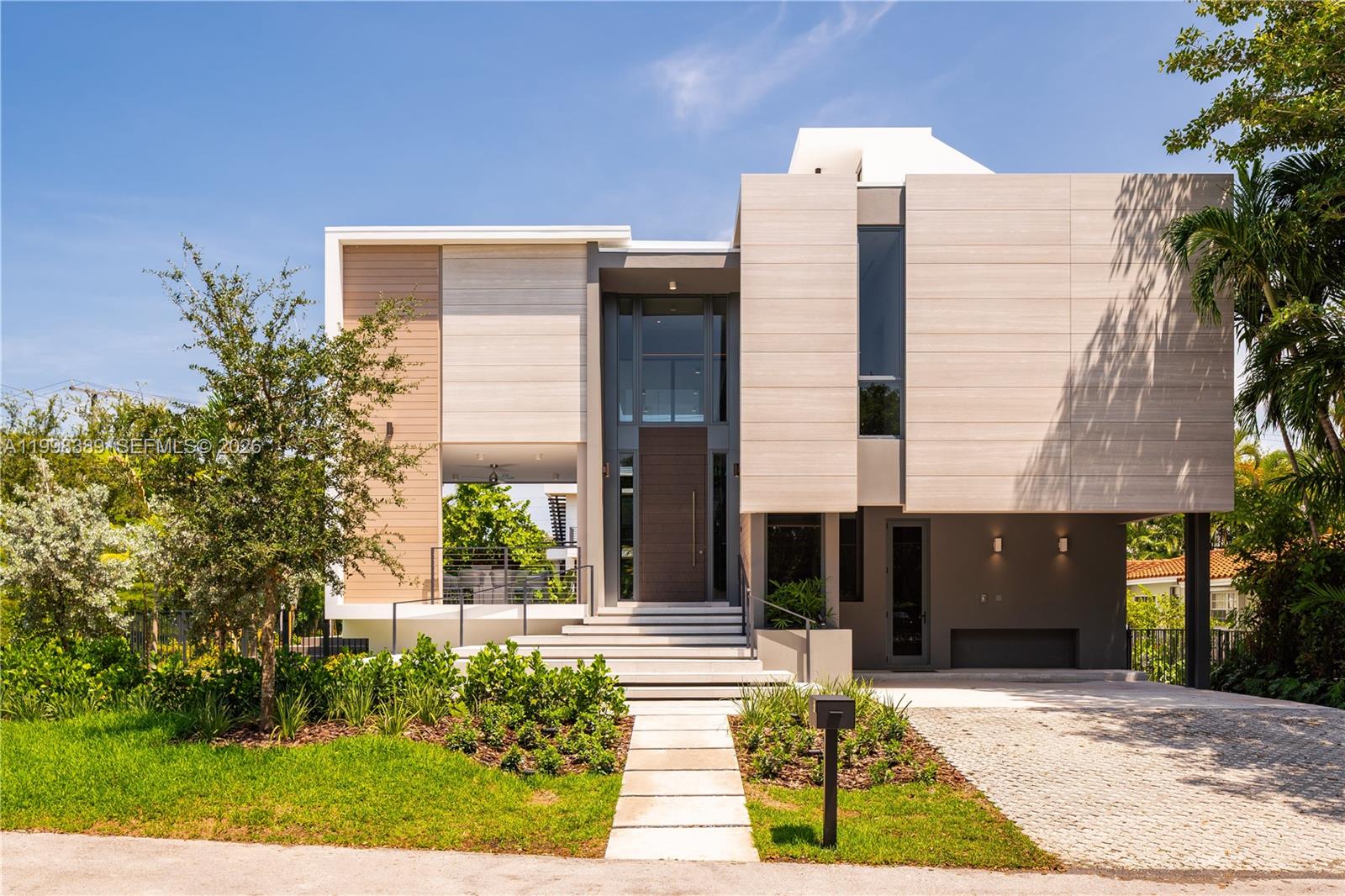 571 Glenridge Road Key Biscayne, FL 33149 - Photo 15 of 33