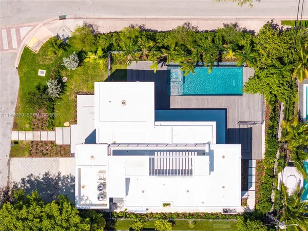 $8,170,000 | 571 Glenridge Road, Key Biscayne, FL 33149