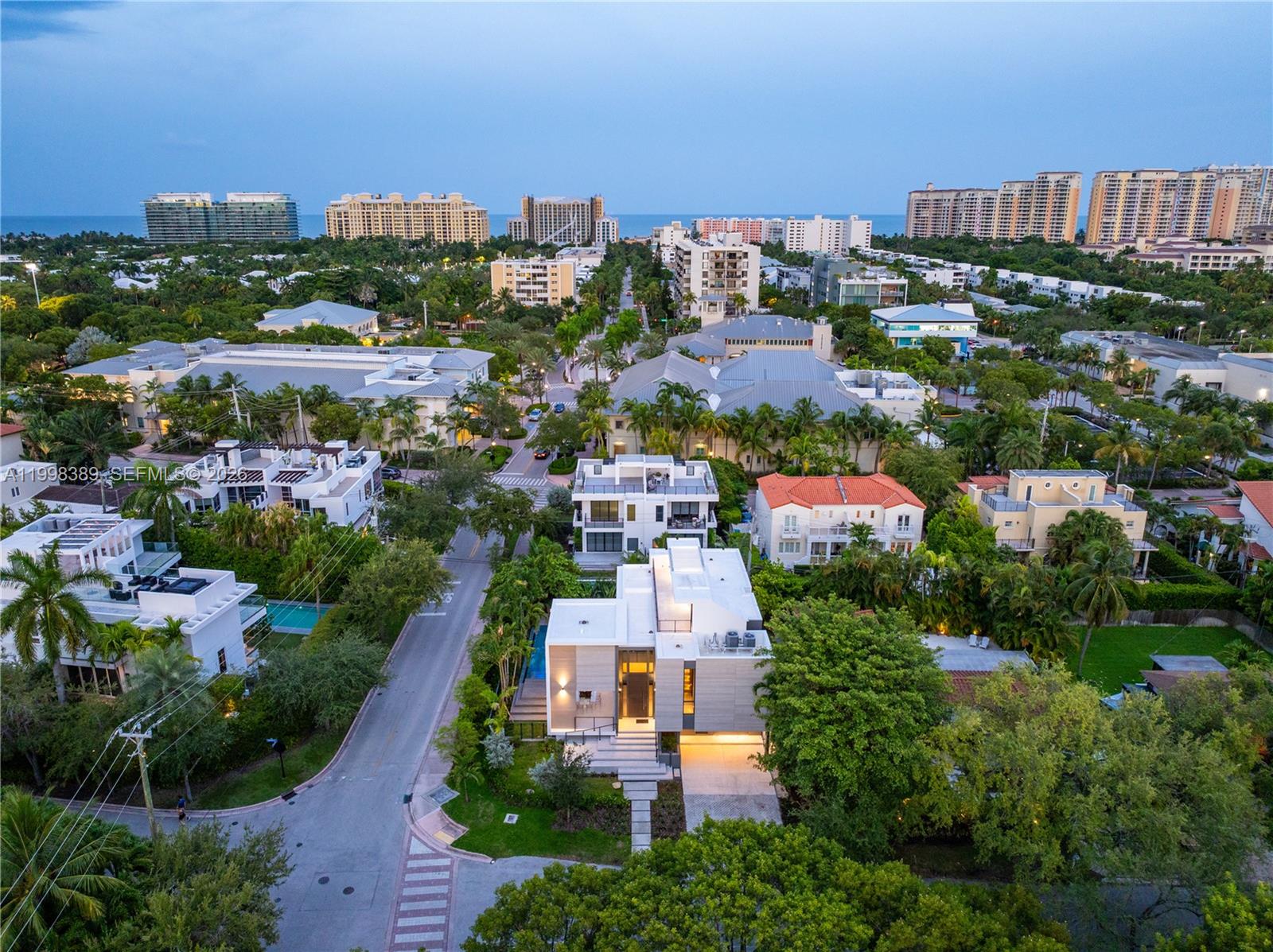 571 Glenridge Road Key Biscayne, FL 33149 - Photo 2 of 33