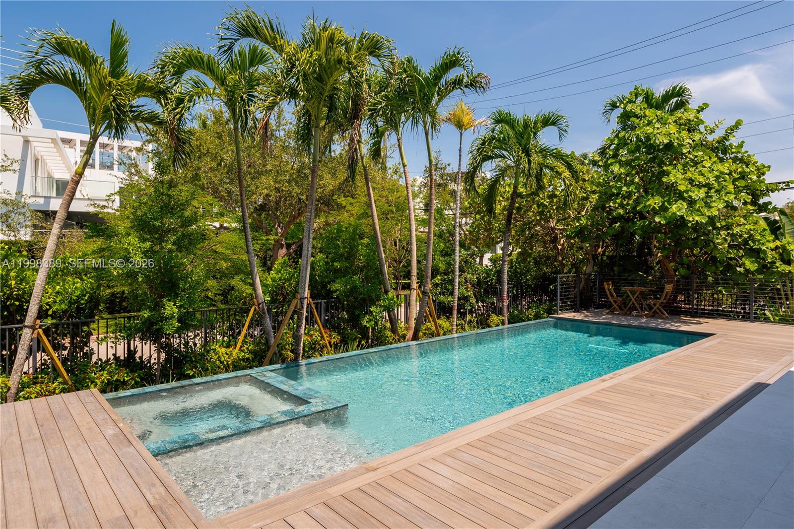 571 Glenridge Road Key Biscayne, FL 33149 - Photo 29 of 33