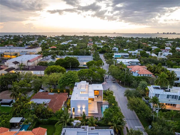 $8,170,000 | 571 Glenridge Road, Key Biscayne, FL 33149