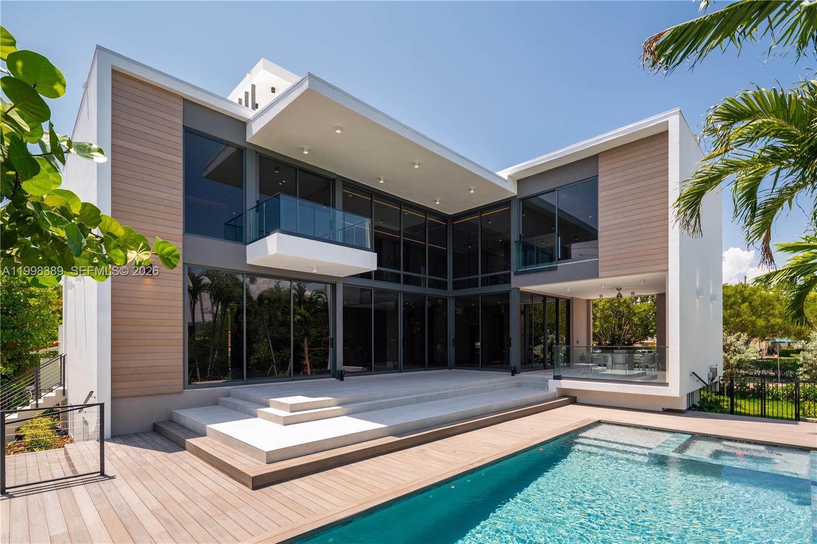 571 Glenridge Road Key Biscayne, FL 33149 - Photo 10 of 33