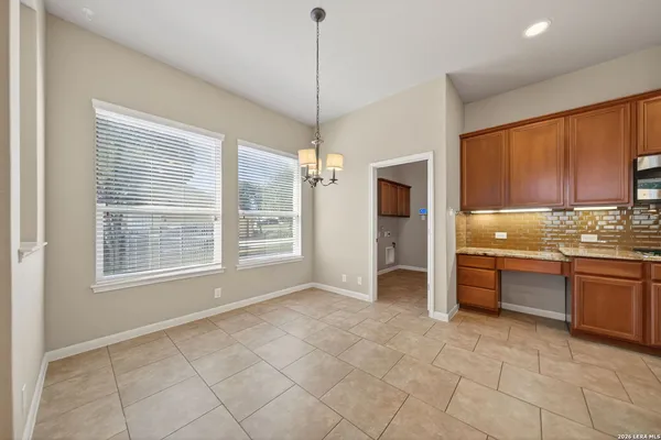 $3,200 | 226 Hamburg Avenue, New Braunfels, TX 78132