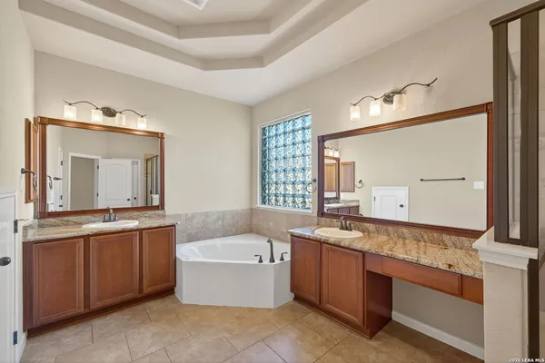 $3,200 | 226 Hamburg Avenue, New Braunfels, TX 78132