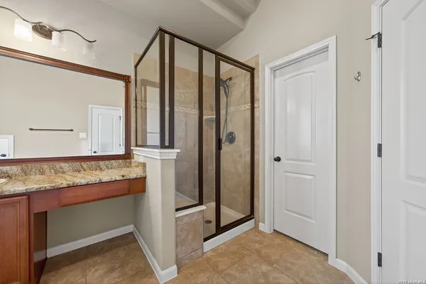 $3,200 | 226 Hamburg Avenue, New Braunfels, TX 78132