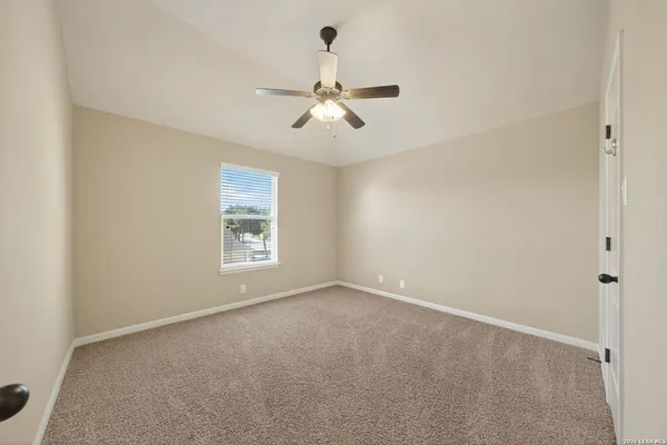 $3,200 | 226 Hamburg Avenue, New Braunfels, TX 78132