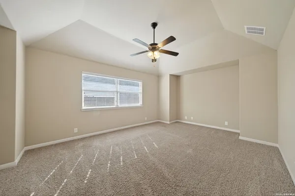 $3,200 | 226 Hamburg Avenue, New Braunfels, TX 78132