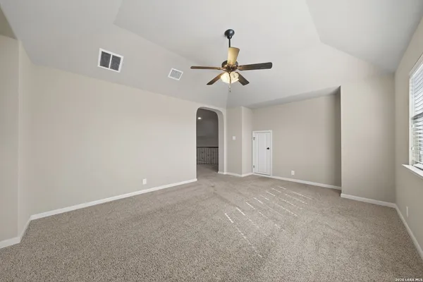 $3,200 | 226 Hamburg Avenue, New Braunfels, TX 78132