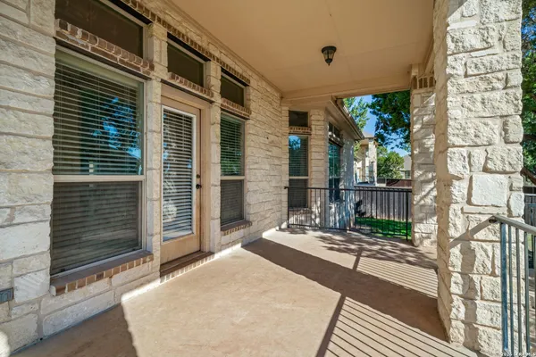 $3,200 | 226 Hamburg Avenue, New Braunfels, TX 78132