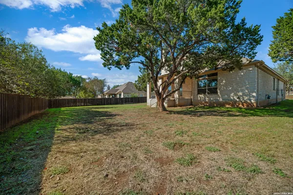 $3,200 | 226 Hamburg Avenue, New Braunfels, TX 78132