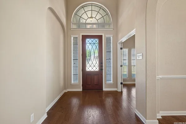 $3,200 | 226 Hamburg Avenue, New Braunfels, TX 78132