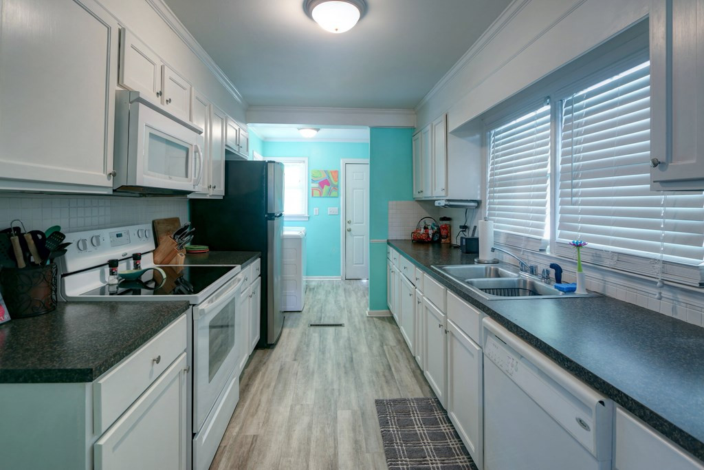 1902 Millwood Road Sumter, SC 29150 - Photo 6 of 19 Gallery Image 6
