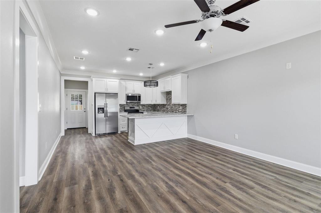 311 South Lyles Street Reeves, LA 70658 - Photo 2 of 10