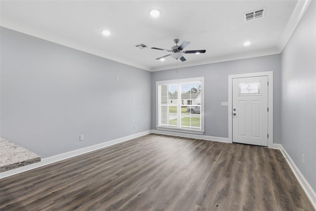 311 South Lyles Street Reeves, LA 70658 - Photo 3 of 10