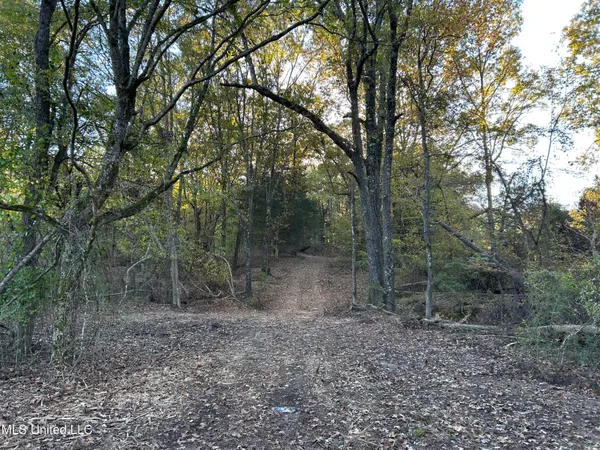 $285,240 | Franklin Drive, Batesville, MS 38606