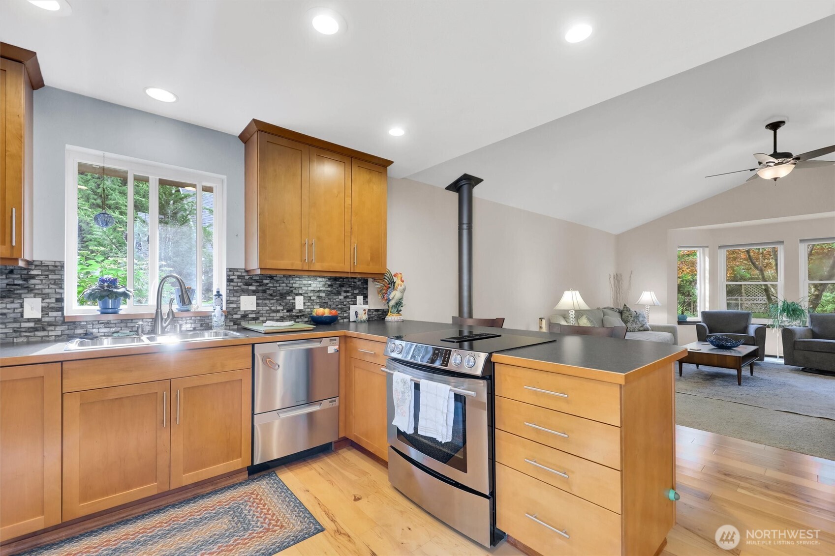 4623 224th Street Southeast Bothell, WA 98021 - Photo 5 of 39
