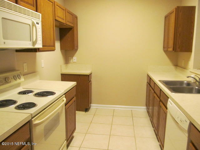 10550 Baymeadows Road, Unit 809 Jacksonville, FL 32256 - Photo 6 of 13 Kitchen View 3