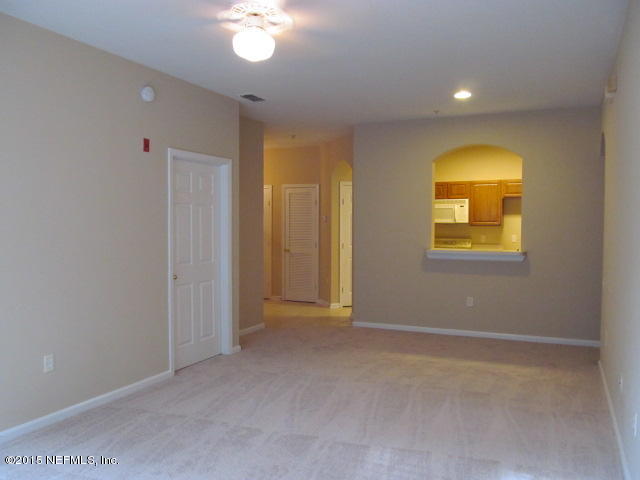 10550 Baymeadows Road, Unit 809 Jacksonville, FL 32256 - Photo 8 of 13 Living Room View 2