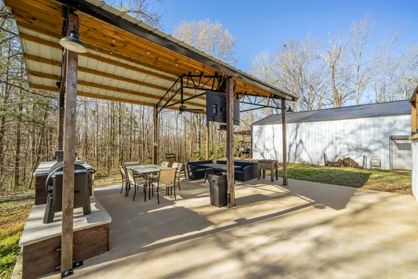$549,000 | 835 Breckenridge Lane, Savannah, TN 38372