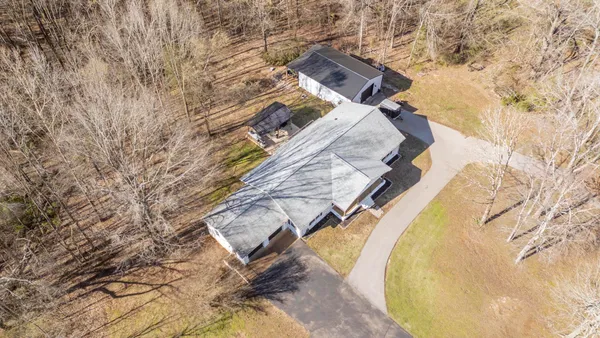 $549,000 | 835 Breckenridge Lane, Savannah, TN 38372