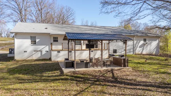 $549,000 | 835 Breckenridge Lane, Savannah, TN 38372