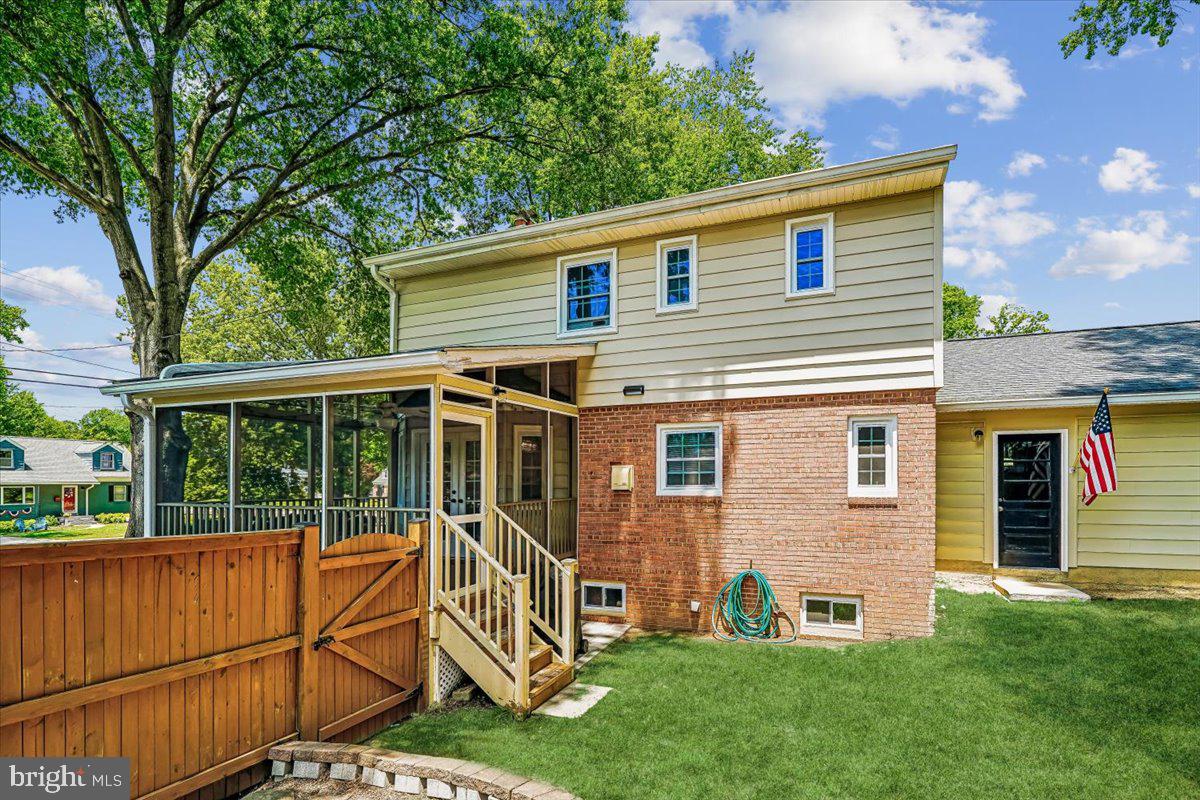 2305 Londonderry Road Alexandria, VA 22308 - Photo 10 of 20 Back Yard