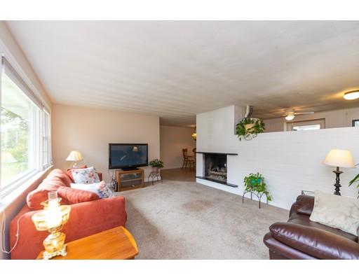 25 Algonquin Road Chelmsford, MA 01824 - Photo 3 of 16 Gallery Image 3