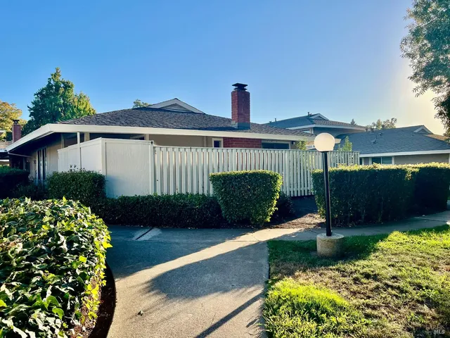 $499,000 | 28 Belvedere Court, Napa, CA 94559