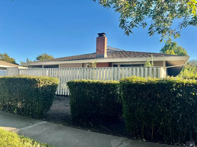 $499,000 | 28 Belvedere Court, Napa, CA 94559