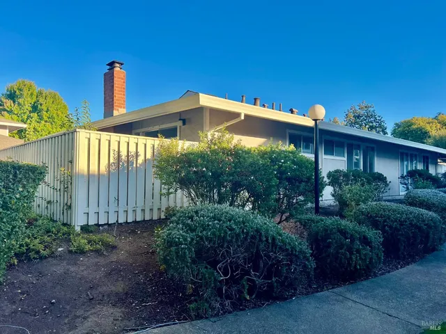 $499,000 | 28 Belvedere Court, Napa, CA 94559