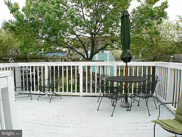 1111 Inner Circle Baltimore, MD 21225 - Photo 18 of 22 Deck