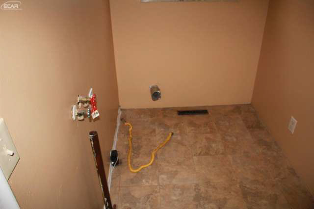 4072 Hunter Road Flint, MI 48504 - Photo 11 of 11 20932033-10.JPG