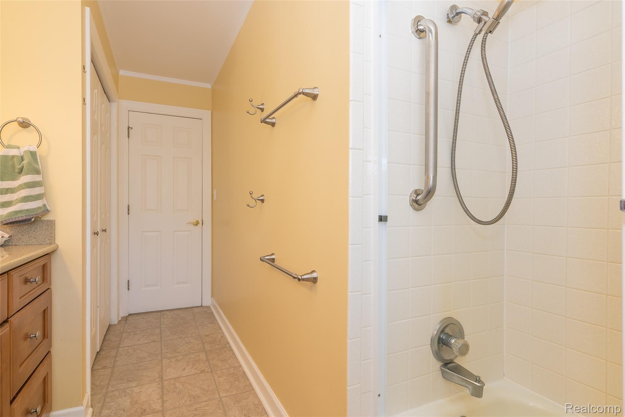 6025 Brighton Road Brighton, MI 48116 - Photo 22 of 46 DSC_7155.jpg