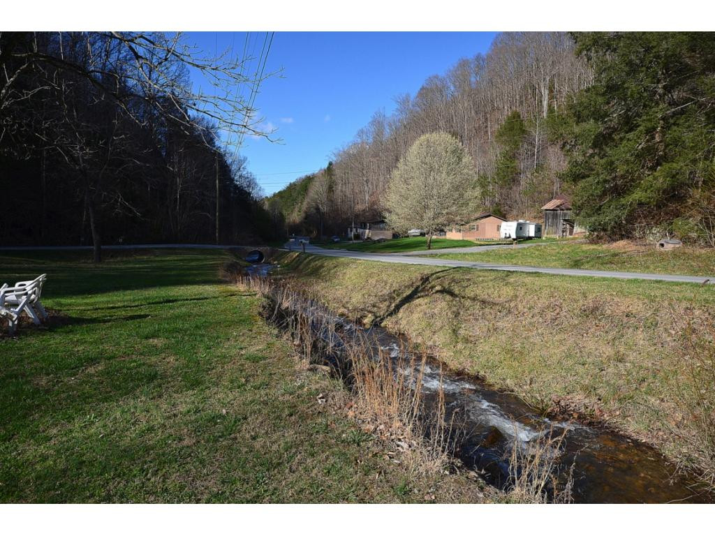916 Flatwoods Road Bluff City, TN 37618 - Photo 11 of 32 Photo 11