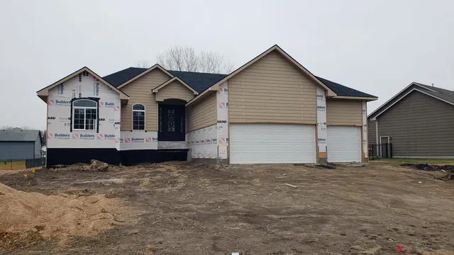 $395,000 | 502 North Valley Creek Drive, Valley Center, KS 67147