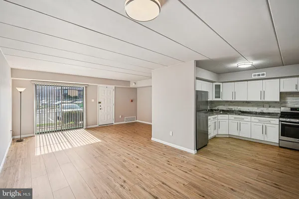 $325,000 | 9906 Bustleton Avenue, Unit C25, Philadelphia, PA 19115