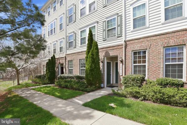 $2,600 | 14814 Mason Creek Circle, Woodbridge, VA 22191