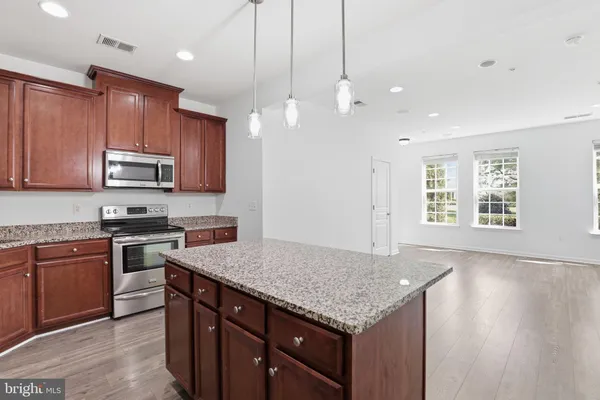 $2,600 | 14814 Mason Creek Circle, Woodbridge, VA 22191