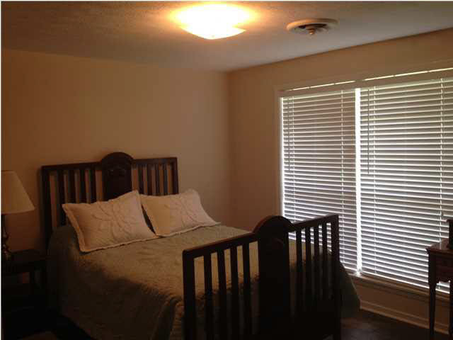 2595 Tank Road Terry, MS 39170 - Photo 10 of 14 guest room