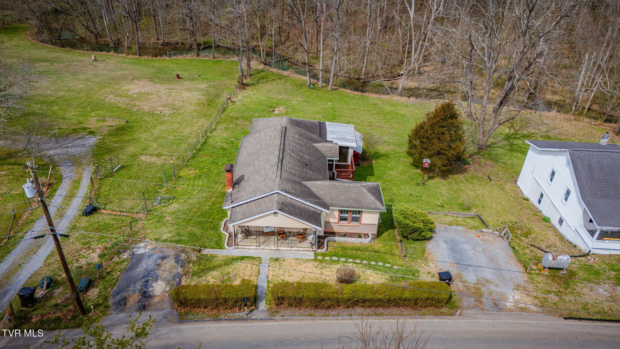 1632 Paperville Road Bristol, TN 37620 - Photo 32 of 36 101