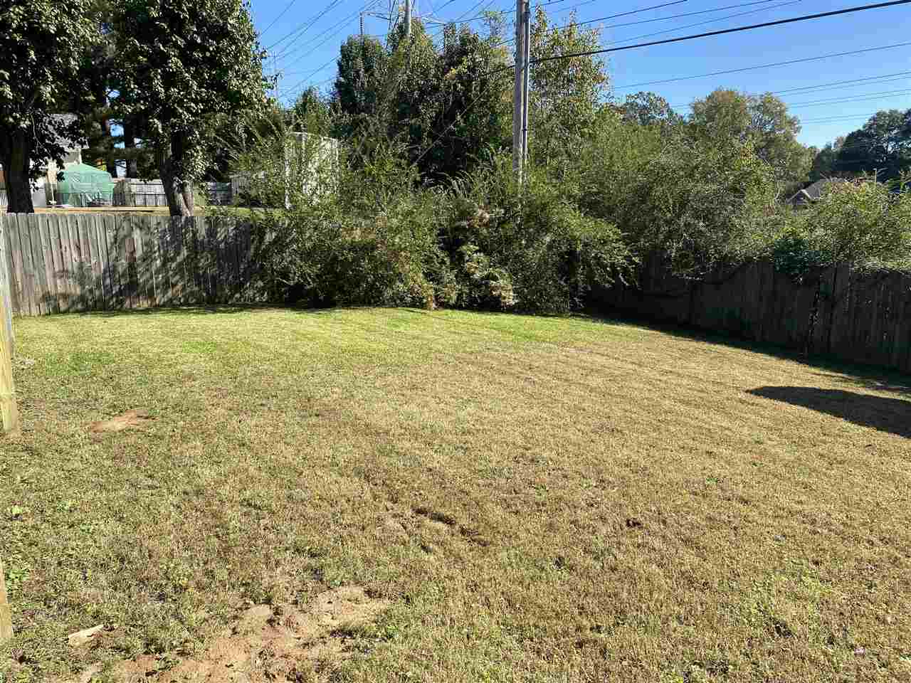 198 South Walnut Bend Road Memphis, TN 38018 - Photo 16 of 18 a view of an outdoor space and yard